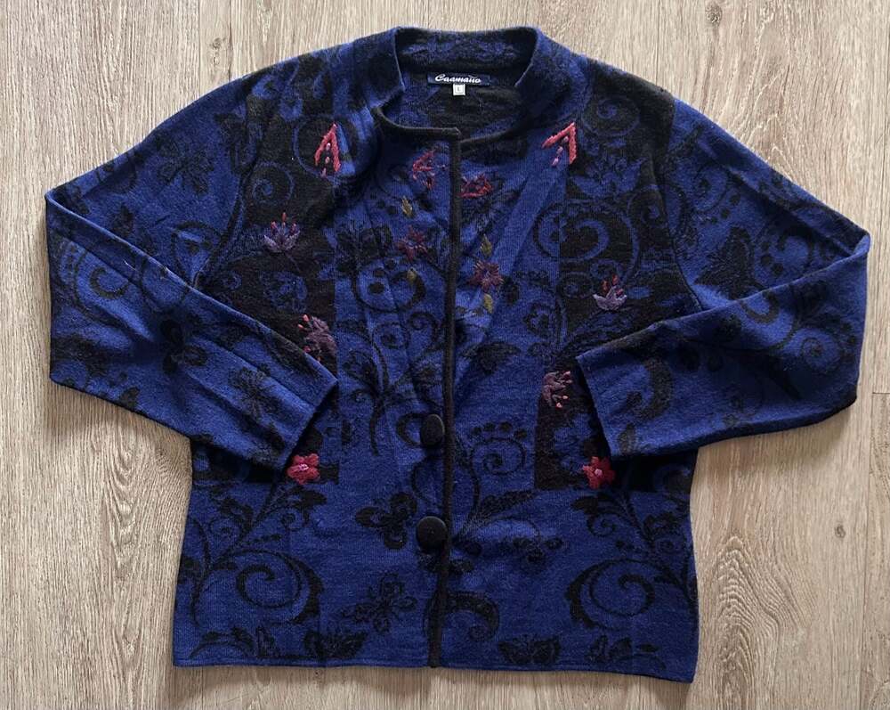 Caamaño Women's Floral Pattern Knit Cardigan Sweater